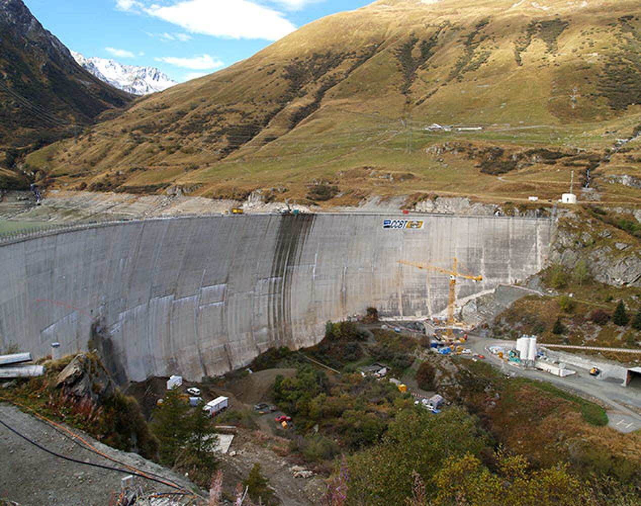 Comfortement du barrage des Toules à Bourg-Saint-Pierre